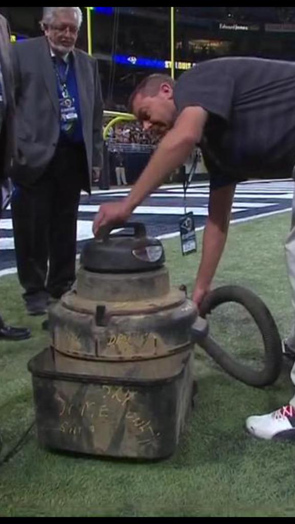 ShopVac (@barstoolbigcat)